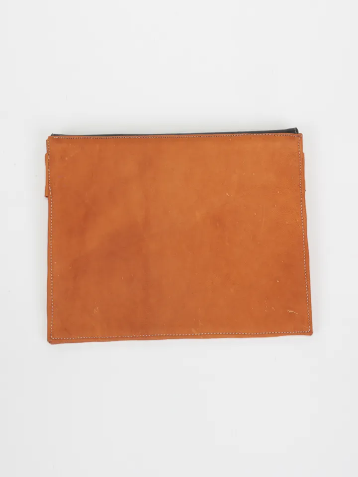 City Classic Clutch, Cognac