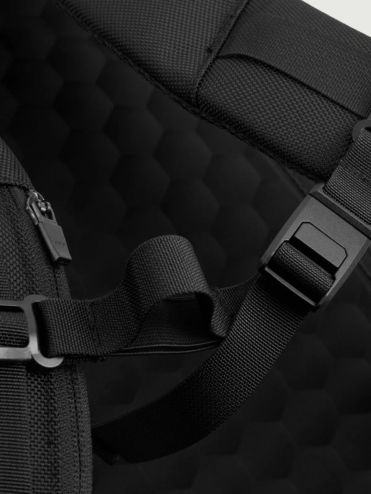 SHELDRAKE / 22L Daypack Cordura® Series